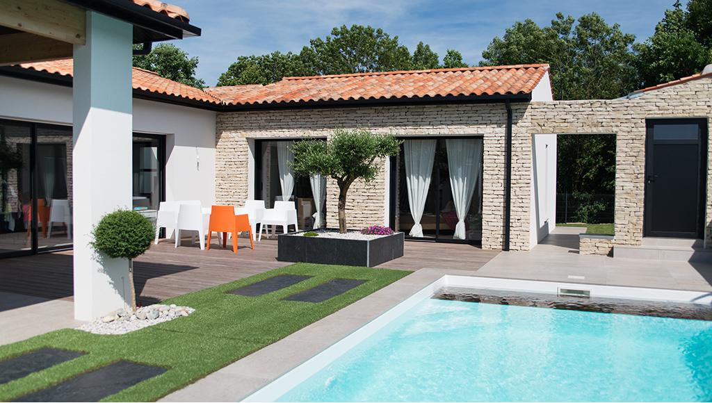 Maison sur-mesure avec piscine | Constructeur Villa Tradition Charente-Maritime et Deux-Sèvres